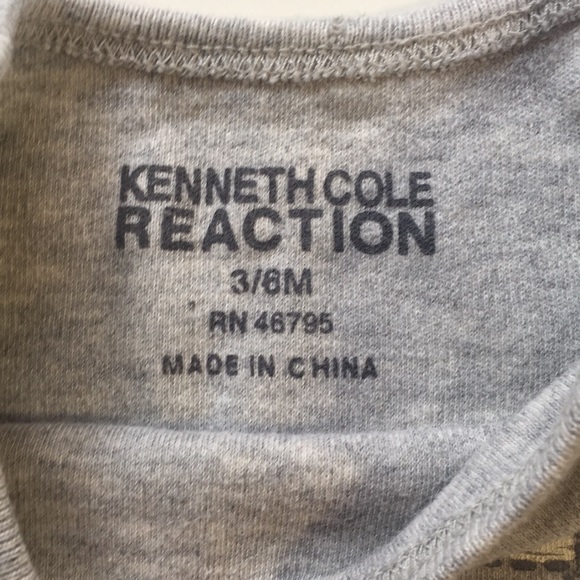 2/$18 (Get 5!) Long Sleeved Assorted Onesie Bundle Size 3-6M - Picture 7 of 7